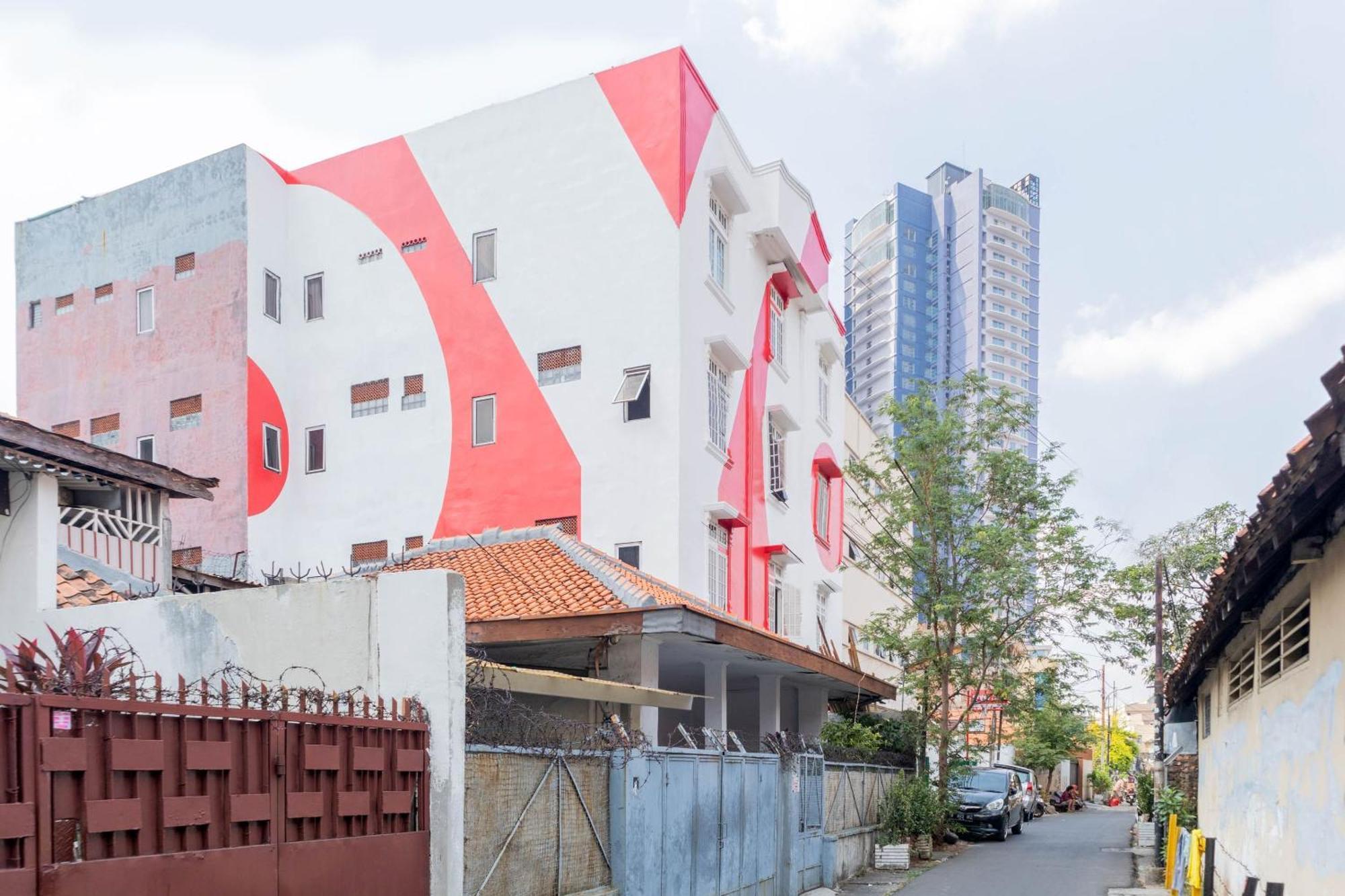Oyo 1111 Pasar Baru Inn Jakarta Eksteriør bilde
