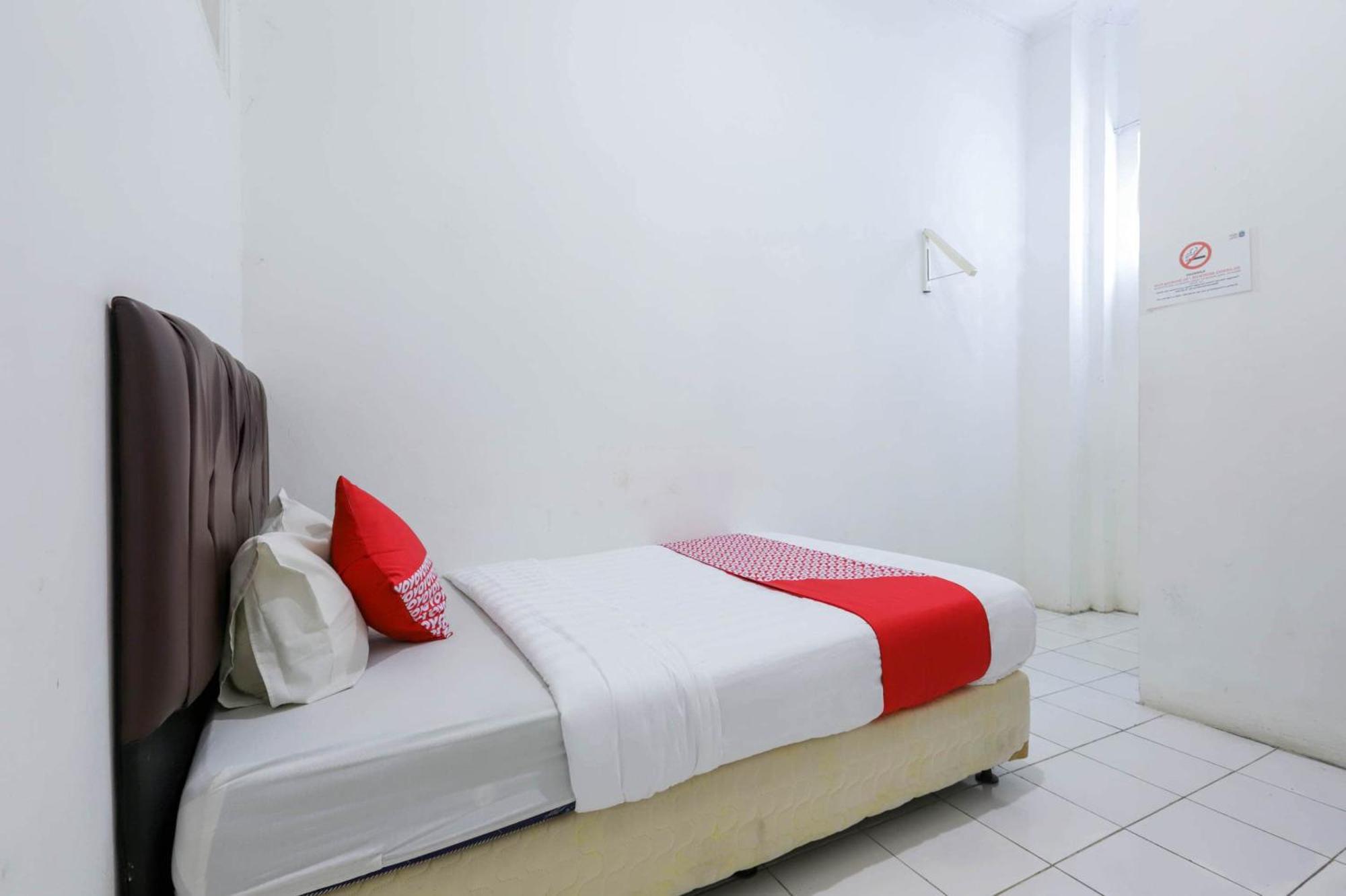 Oyo 1111 Pasar Baru Inn Jakarta Eksteriør bilde